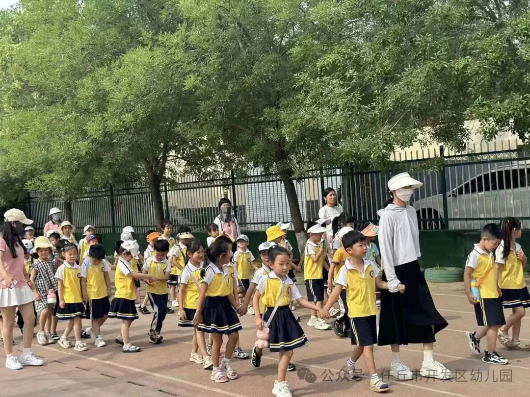 “走进小学、幼见成长”——开发区幼儿园参观第七实验小学活动 第20张 “走进小学、幼见成长”——开发区幼儿园参观第七实验小学活动 第20张