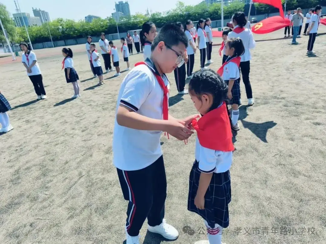 红领巾爱祖国|孝义市青年路小学少先队入队仪式 第19张