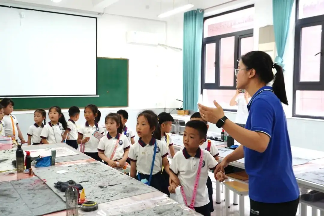 【滴宝园·幼小衔接】小学初体验 幼小零衔接 ——咸阳市秦都区育英名桥幼儿园大班幼小衔接活动 第51张 【滴宝园·幼小衔接】小学初体验 幼小零衔接 ——咸阳市秦都区育英名桥幼儿园大班幼小衔接活动 第51张
