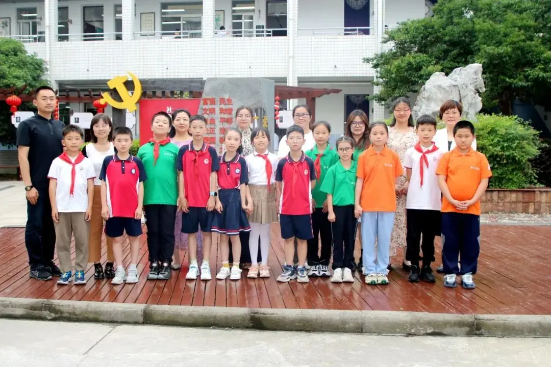 学校动态丨李公朴小学:在有爱滋养的场域共迎六一儿童节 第39张 学校动态丨李公朴小学:在有爱滋养的场域共迎六一儿童节 第39张