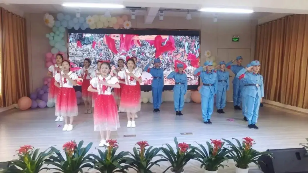 舞动童梦 向阳而行——南新乡中心小学“六一”暨教育“双减”成果展示文艺汇演 第23张 舞动童梦 向阳而行——南新乡中心小学“六一”暨教育“双减”成果展示文艺汇演 第23张