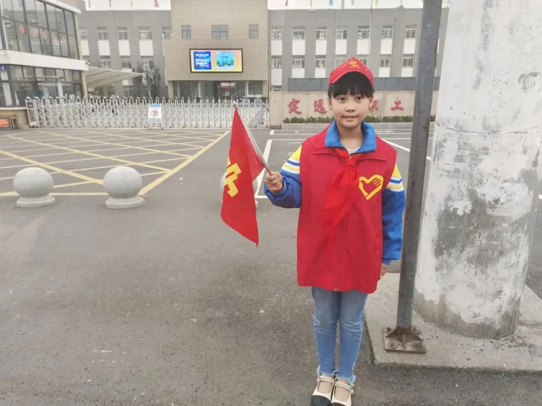 喜报|看 ,最美军娃——定远县职工子弟小学潘紫烁被评为2023年度滁州市“新时代最美军娃” 第17张 喜报|看 ,最美军娃——定远县职工子弟小学潘紫烁被评为2023年度滁州市“新时代最美军娃” 第17张