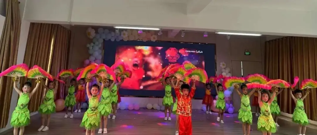 舞动童梦 向阳而行——南新乡中心小学“六一”暨教育“双减”成果展示文艺汇演 第24张 舞动童梦 向阳而行——南新乡中心小学“六一”暨教育“双减”成果展示文艺汇演 第24张