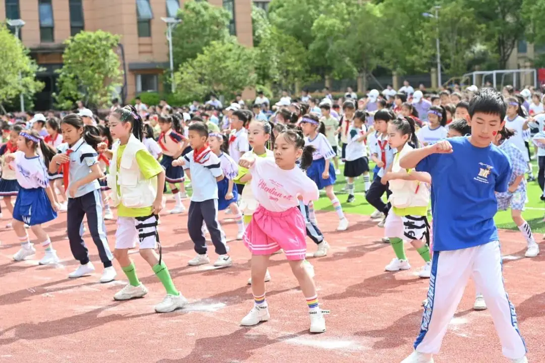 越城区元培小学举办千人街舞操比赛 第2张 越城区元培小学举办千人街舞操比赛 第2张