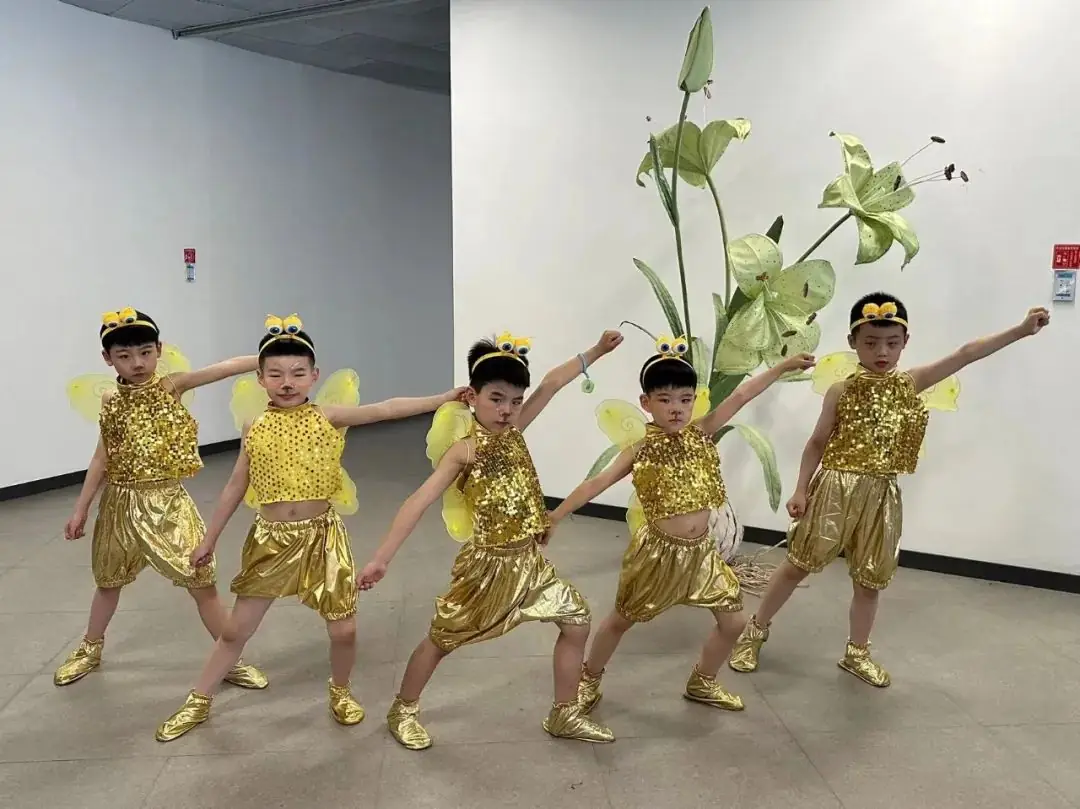眼有星辰 心有童真 | 滨海实验小学2023级8班六一活动 第73张