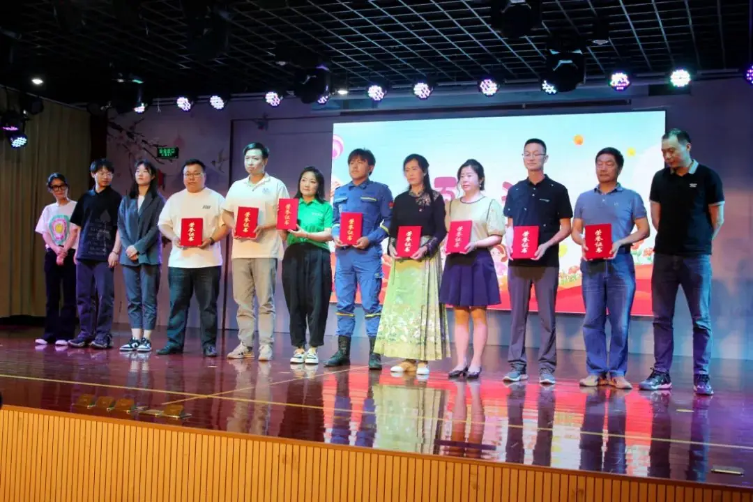 学校动态丨李公朴小学:在有爱滋养的场域共迎六一儿童节 第24张 学校动态丨李公朴小学:在有爱滋养的场域共迎六一儿童节 第24张