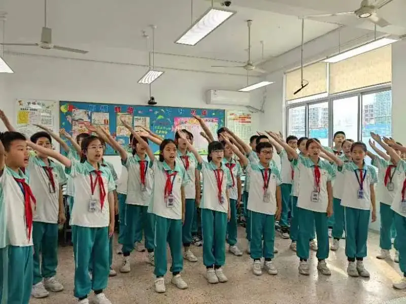 音乐点亮生活 歌声唱响未来——赤城小学“红五月”班班有歌声比赛 第21张 音乐点亮生活 歌声唱响未来——赤城小学“红五月”班班有歌声比赛 第21张