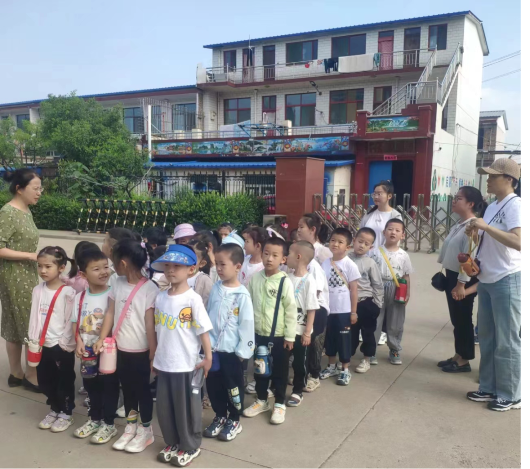 【西苑园动态】走进小学校园 科学幼小衔接 ——榆次七幼教育集团西苑园大班幼儿走进小学-第4张图片-四季读书网 【西苑园动态】走进小学校园 科学幼小衔接 ——榆次七幼教育集团西苑园大班幼儿走进小学-第4张图片-四季读书网