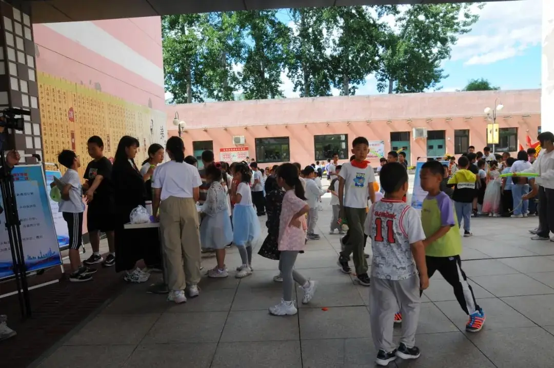 童心飞扬  快乐翱翔——中关村第一小学顺义学校“六一”儿童节嘉年华活动 第38张