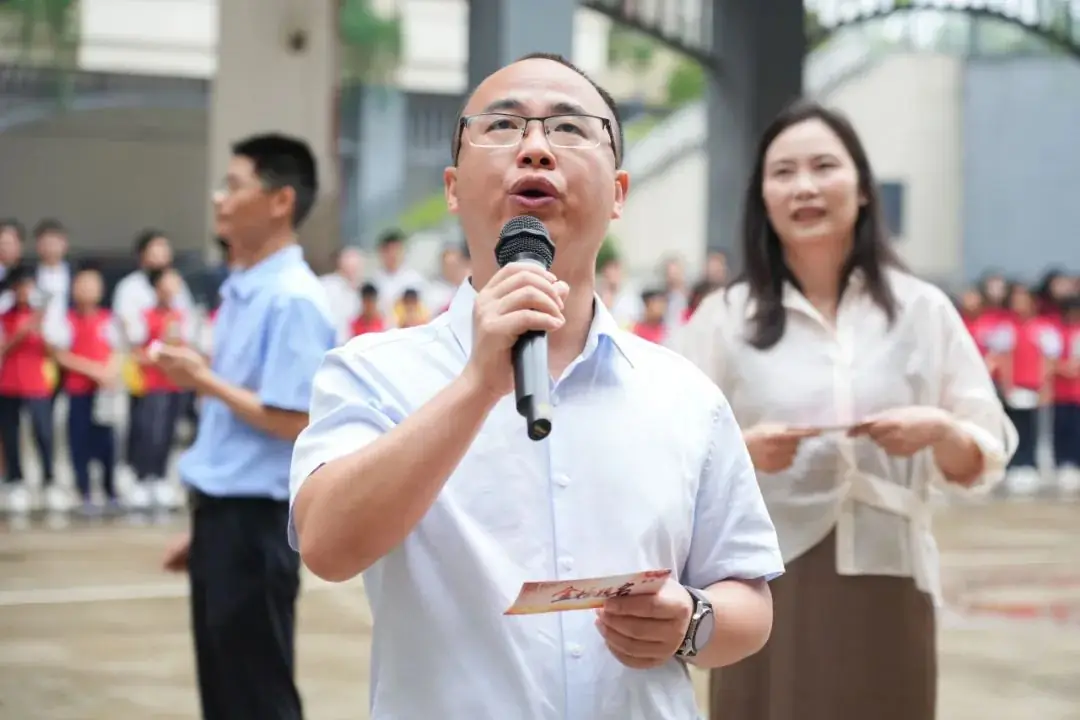 微笑迎考,逐梦未来——颐华学校举行中高考减压祝福活动 第9张