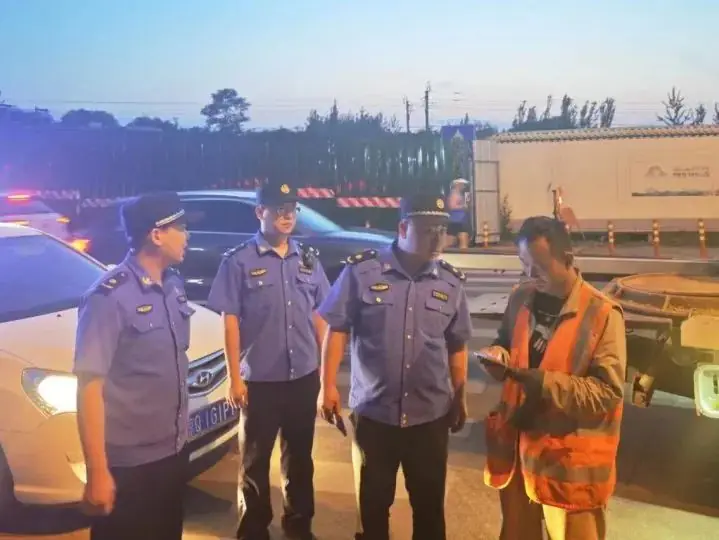 高考路上的守护者:双丰街道综合行政执法队全力护航中高考 第1张 高考路上的守护者:双丰街道综合行政执法队全力护航中高考 第1张