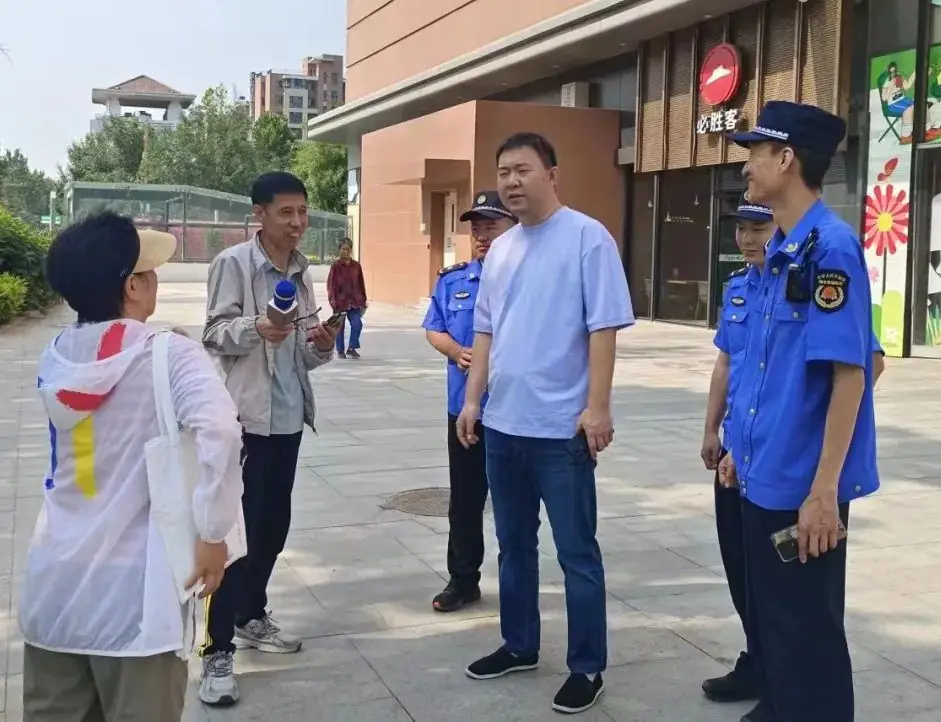 高考路上的守护者:双丰街道综合行政执法队全力护航中高考 第3张 高考路上的守护者:双丰街道综合行政执法队全力护航中高考 第3张