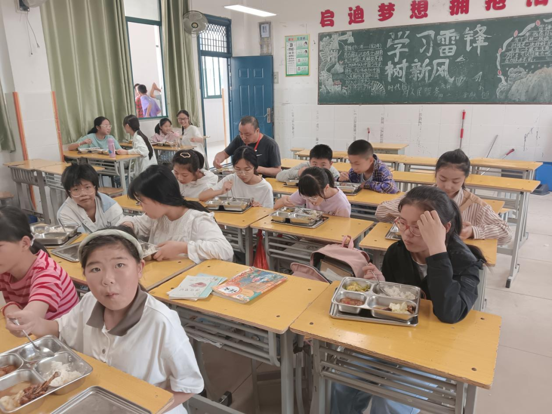 六安市梅山路小学举行膳食委员会家长开放日活动 第6张 六安市梅山路小学举行膳食委员会家长开放日活动 第6张