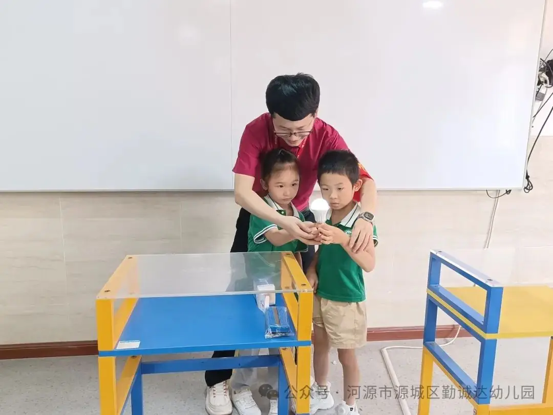 “初探小学·礼遇成长”--勤诚达幼儿园之走进小学 第23张 “初探小学·礼遇成长”--勤诚达幼儿园之走进小学 第23张