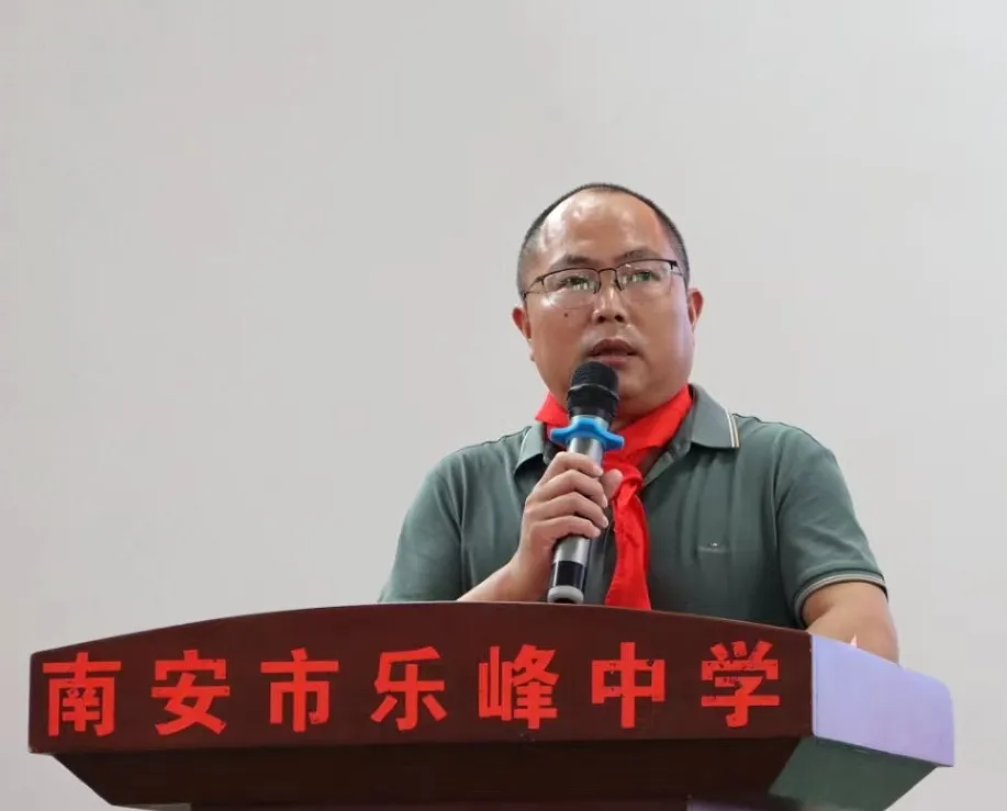欢乐童年 放飞梦想 ——南安市炉山小学庆祝六一表彰大会暨文艺汇演 第8张 欢乐童年 放飞梦想 ——南安市炉山小学庆祝六一表彰大会暨文艺汇演 第8张