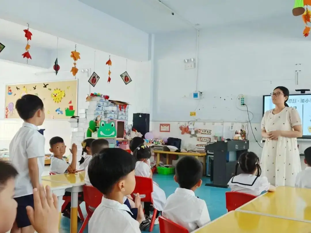 初探小学,礼遇成长---临沭县青云镇中心幼儿园幼小衔接参观小学活动 第75张