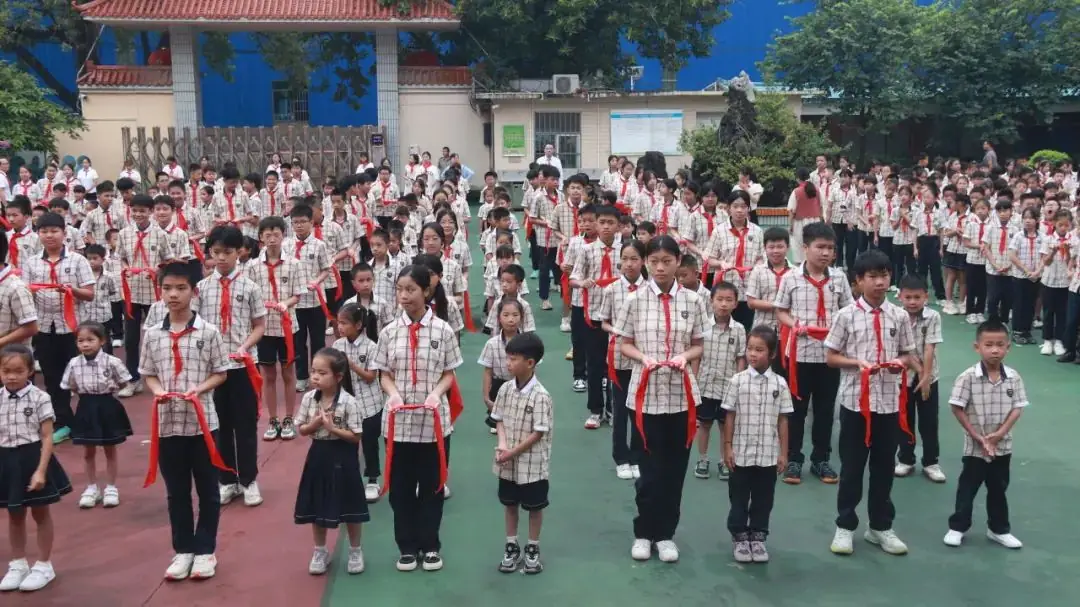 红领巾爱祖国--西津小学2024年少先队入队仪式 第26张 红领巾爱祖国--西津小学2024年少先队入队仪式 第26张