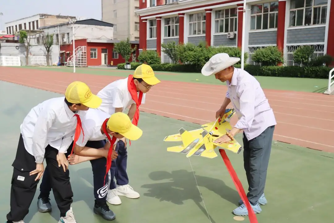 追科技之光 逐航天之梦 太原杏花岭小学教育集团科学教育参观体验主题活动 第19张 追科技之光 逐航天之梦 太原杏花岭小学教育集团科学教育参观体验主题活动 第19张