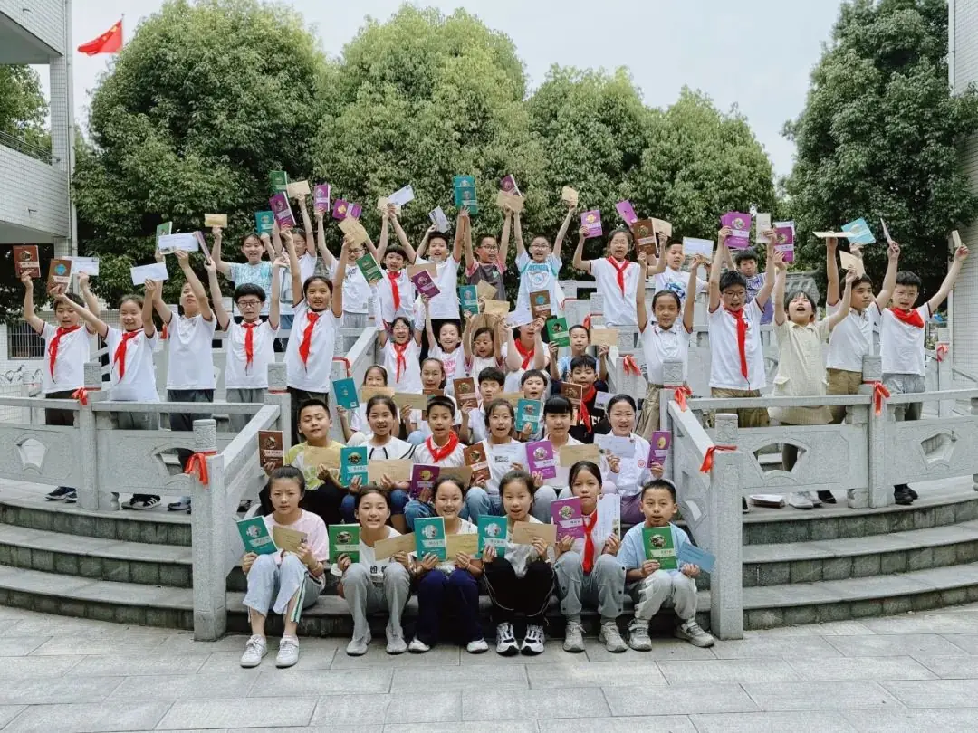 学校动态丨李公朴小学:在有爱滋养的场域共迎六一儿童节 第31张 学校动态丨李公朴小学:在有爱滋养的场域共迎六一儿童节 第31张