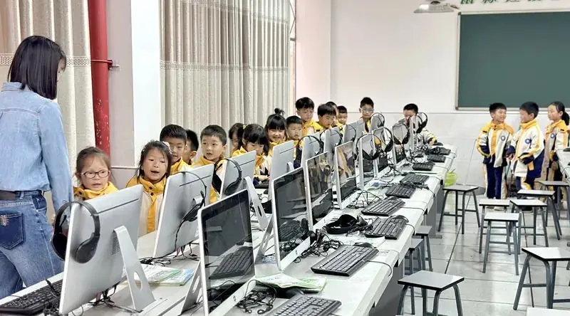 【学前教育宣传月】走呀,“趣”小学——茗溪中心幼儿园大班幼儿走进小学活动 第26张