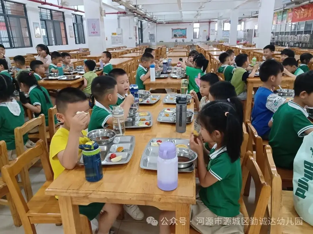 “初探小学·礼遇成长”--勤诚达幼儿园之走进小学 第29张 “初探小学·礼遇成长”--勤诚达幼儿园之走进小学 第29张