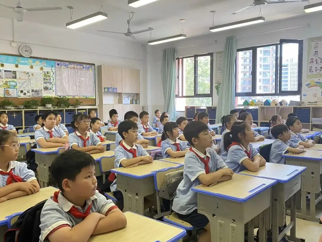 洪山区第一小学书城路分校 “保护视力 智慧成长”宣讲活动报道 第20张 洪山区第一小学书城路分校 “保护视力 智慧成长”宣讲活动报道 第20张