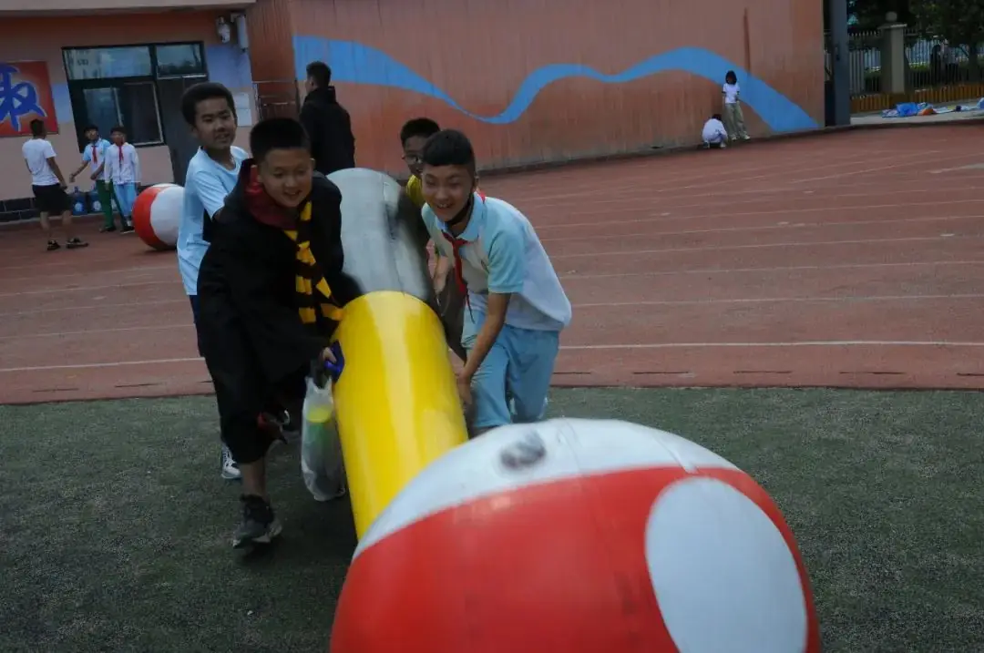 童心飞扬  快乐翱翔——中关村第一小学顺义学校“六一”儿童节嘉年华活动 第60张