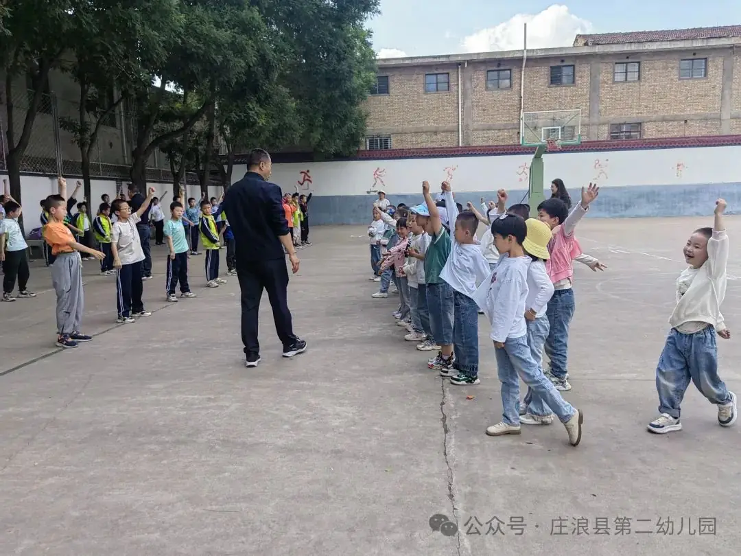 【幼小衔接】初探小学  幼“见”成长——庄浪县第二幼儿园教育集团大班组幼小衔接活动之参观小学 第45张