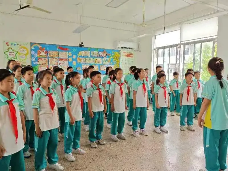 音乐点亮生活 歌声唱响未来——赤城小学“红五月”班班有歌声比赛 第17张 音乐点亮生活 歌声唱响未来——赤城小学“红五月”班班有歌声比赛 第17张
