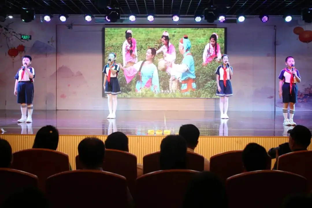 学校动态丨李公朴小学:在有爱滋养的场域共迎六一儿童节 第10张 学校动态丨李公朴小学:在有爱滋养的场域共迎六一儿童节 第10张
