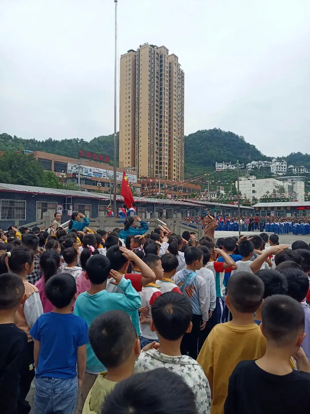 【学前教育宣传月活动】探秘小学 快乐衔接—沿河县第四幼儿园大班幼儿走进小学 第12张 【学前教育宣传月活动】探秘小学 快乐衔接—沿河县第四幼儿园大班幼儿走进小学 第12张