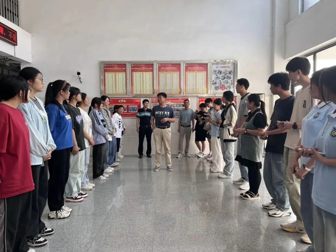 高考季│墨香寄深情,笔端传祝福 ——高考书签送祝福活动温暖启航 第2张 高考季│墨香寄深情,笔端传祝福 ——高考书签送祝福活动温暖启航 第2张