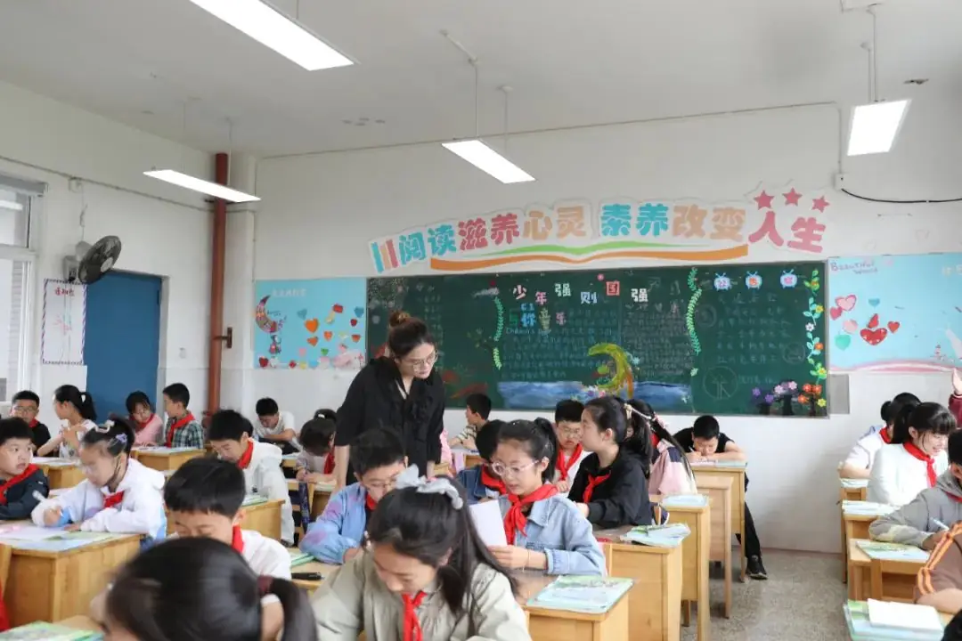 【一附教育集团·朝晖小学】教学视导赋能量 精准把脉促提升——朝晖小学迎接一附集团视导组常态工作检查 第8张 【一附教育集团·朝晖小学】教学视导赋能量 精准把脉促提升——朝晖小学迎接一附集团视导组常态工作检查 第8张