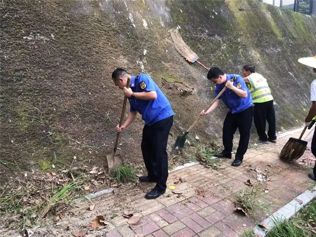 高考倒计时!城管护校员上岗,东莞城管人全力护航 第39张 高考倒计时!城管护校员上岗,东莞城管人全力护航 第39张