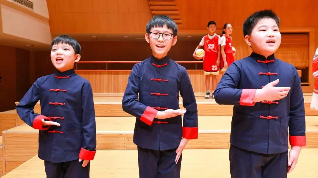 灯市口小学举行“逐光前行 扬帆远航”金帆合唱团二十周年专场音乐会暨灯市口小学建校160周年素质教育成果展示活动 第105张 灯市口小学举行“逐光前行 扬帆远航”金帆合唱团二十周年专场音乐会暨灯市口小学建校160周年素质教育成果展示活动 第105张