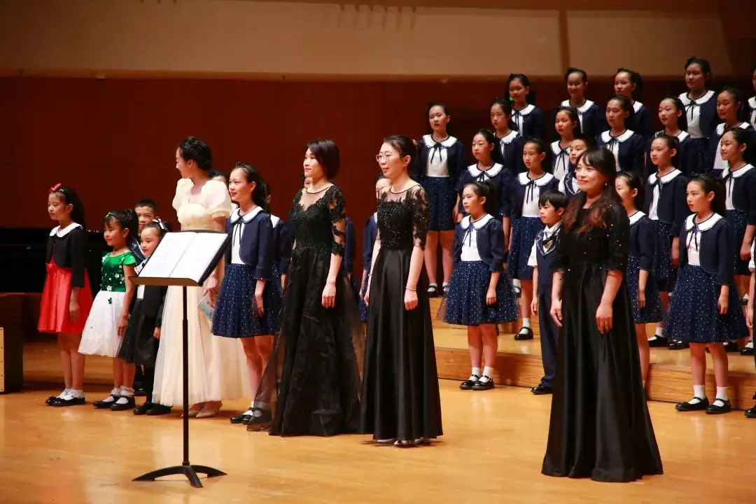灯市口小学举行“逐光前行 扬帆远航”金帆合唱团二十周年专场音乐会暨灯市口小学建校160周年素质教育成果展示活动 第79张 灯市口小学举行“逐光前行 扬帆远航”金帆合唱团二十周年专场音乐会暨灯市口小学建校160周年素质教育成果展示活动 第79张