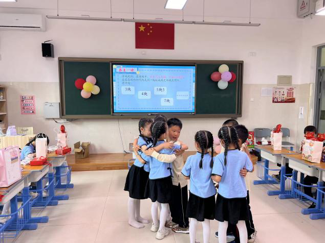红润童心 快乐成长——海滨小学“六·一”系列活动之游园活动 第11张 红润童心 快乐成长——海滨小学“六·一”系列活动之游园活动 第11张