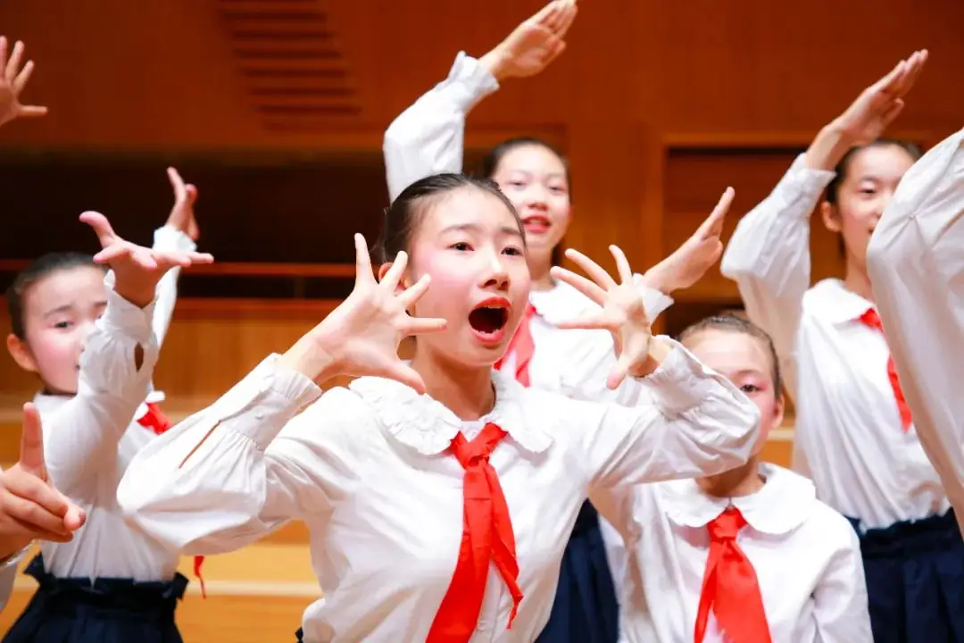 灯市口小学举行“逐光前行 扬帆远航”金帆合唱团二十周年专场音乐会暨灯市口小学建校160周年素质教育成果展示活动 第115张 灯市口小学举行“逐光前行 扬帆远航”金帆合唱团二十周年专场音乐会暨灯市口小学建校160周年素质教育成果展示活动 第115张