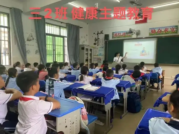 成长“愈”心 温暖同行——文昌市树芳小学开展心理健康教育月主题活动 第10张 成长“愈”心 温暖同行——文昌市树芳小学开展心理健康教育月主题活动 第10张