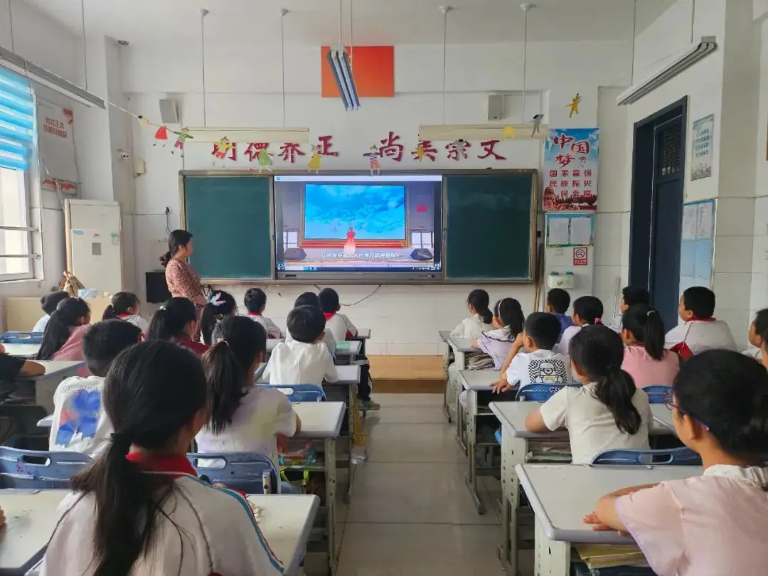 【养正·时讯】卧虎山小学首部红色情景剧《雪山上的小太阳》今日“公映”! 第5张 【养正·时讯】卧虎山小学首部红色情景剧《雪山上的小太阳》今日“公映”! 第5张