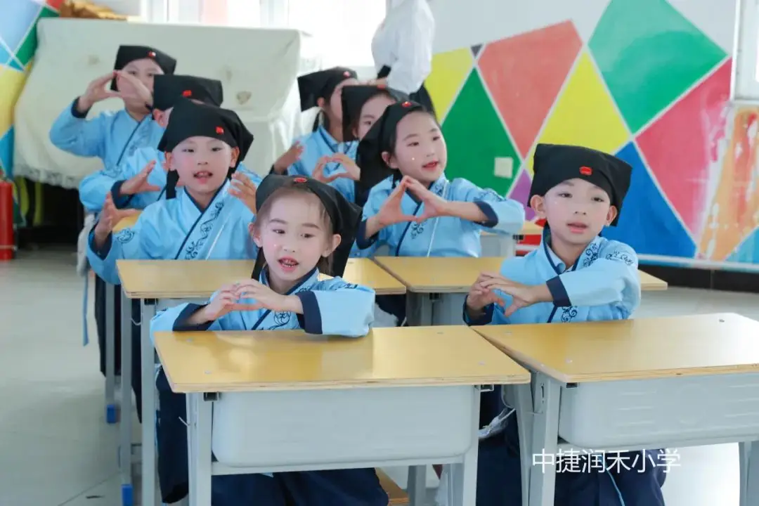 满园书香,悦读悦享——全区小学“阅读推进及成果展示”活动在润禾小学举行 第17张