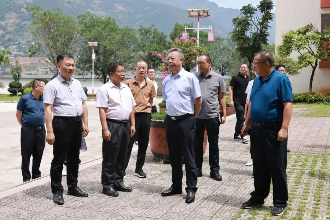 李文辉在督导检查全州高考准备工作时强调:全力保障高考安全平稳 让考生安心 家长放心 社会满意 第3张 李文辉在督导检查全州高考准备工作时强调:全力保障高考安全平稳 让考生安心 家长放心 社会满意 第3张