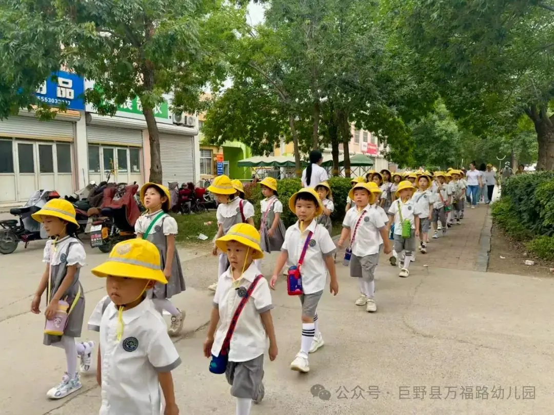 【党建引领】幼小衔接 “趣”见小学——巨野县万福路幼儿园参观小学活动 第22张 【党建引领】幼小衔接 “趣”见小学——巨野县万福路幼儿园参观小学活动 第22张