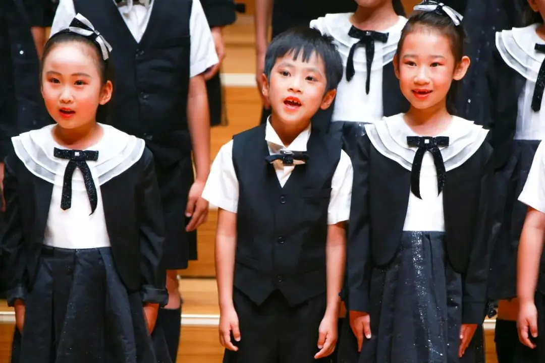 灯市口小学举行“逐光前行 扬帆远航”金帆合唱团二十周年专场音乐会暨灯市口小学建校160周年素质教育成果展示活动 第39张 灯市口小学举行“逐光前行 扬帆远航”金帆合唱团二十周年专场音乐会暨灯市口小学建校160周年素质教育成果展示活动 第39张