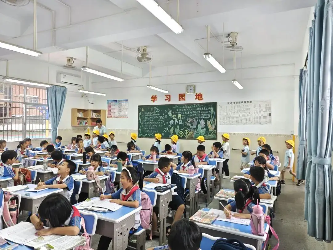 你好,小学—水岸花山幼儿园幼小衔接活动 第8张 你好,小学—水岸花山幼儿园幼小衔接活动 第8张