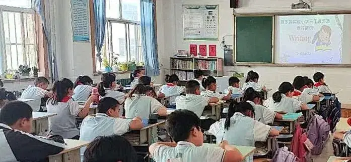提升素养,展示风采——昌乐县实验小学英语素养展示 第6张 提升素养,展示风采——昌乐县实验小学英语素养展示 第6张