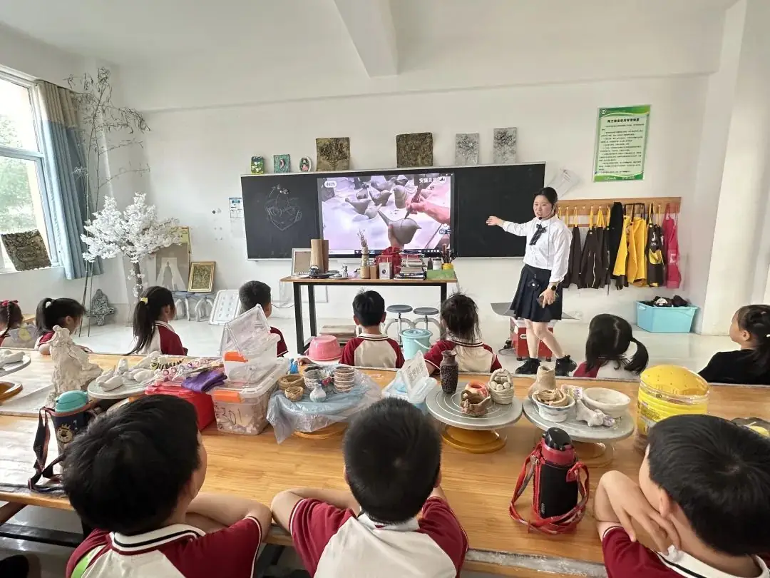 初探小学 礼遇成长——枣庄市第二十九中学附属幼儿园大班组参观小学活动 第17张 初探小学 礼遇成长——枣庄市第二十九中学附属幼儿园大班组参观小学活动 第17张