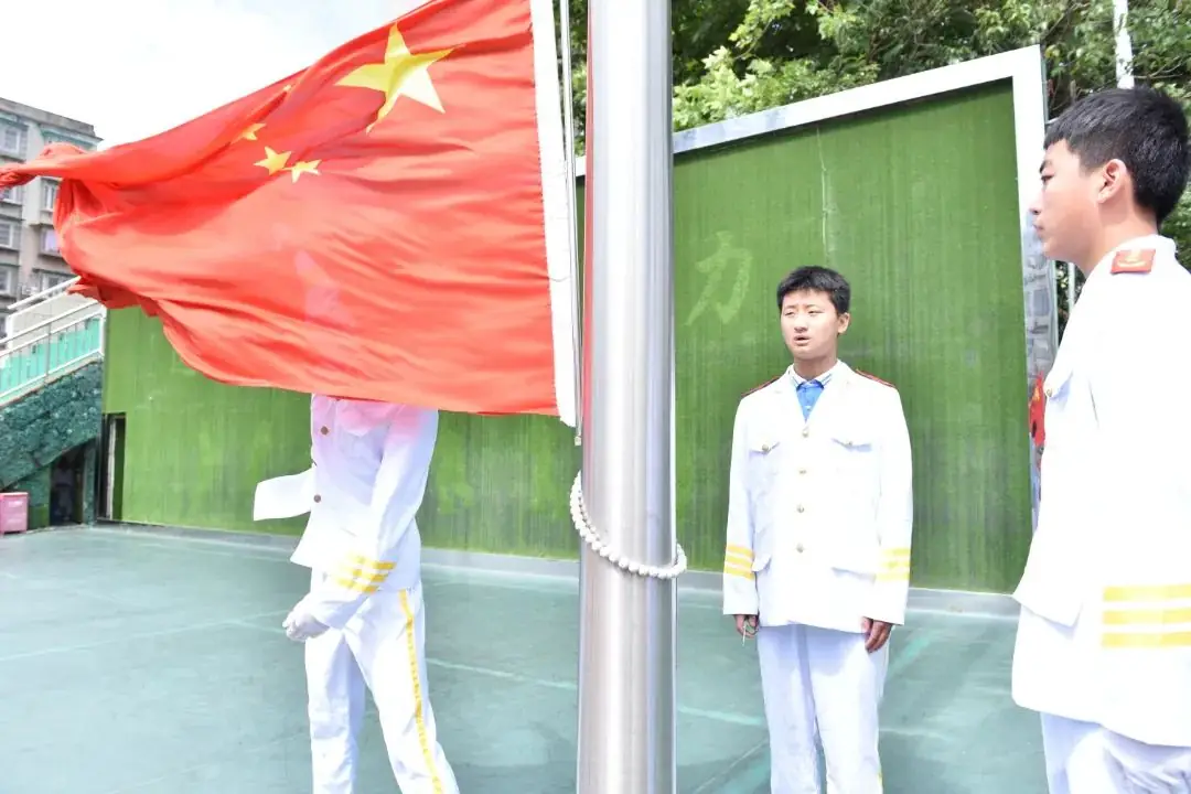 高考壮志行 祖国请挑选 | 贵阳八中2024届高三学子“奔向成功门”冲刺高考壮行活动 第4张 高考壮志行 祖国请挑选 | 贵阳八中2024届高三学子“奔向成功门”冲刺高考壮行活动 第4张
