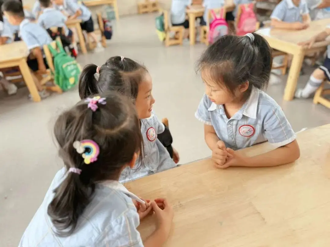 【初探小学 礼遇成长】何楼办事处中心幼儿园大班小朋友参观小学活动 第9张 【初探小学 礼遇成长】何楼办事处中心幼儿园大班小朋友参观小学活动 第9张