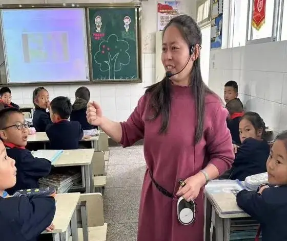 凝心聚力  ＂英＂花绽放 ----中枢小学英语组教研活动 第3张